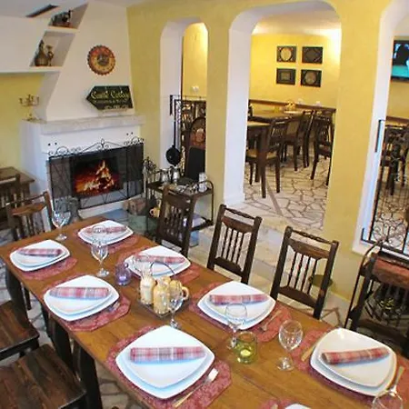 فندق & Bistro Castle