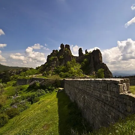 & Bistro Castle فندق بيلوغرادتشيك
