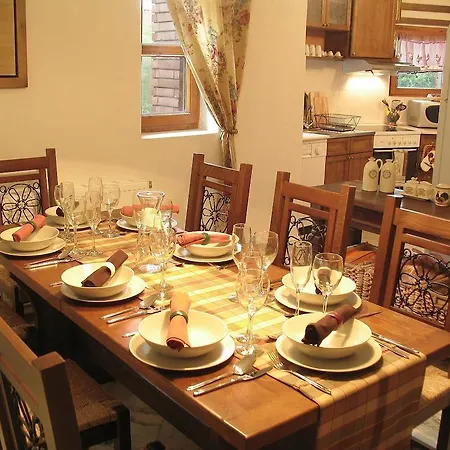 & Bistro Castle
